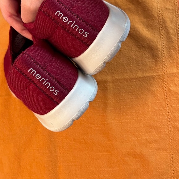 Merino slip ons Maroon, never worn, size 9, machine washable - Picture 3 of 3